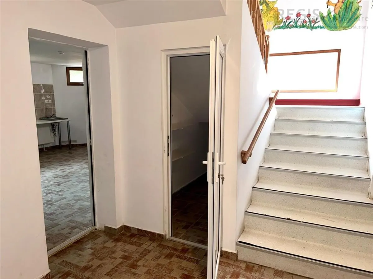 Vila de 6 camere , zona Bunloc - foto 18
