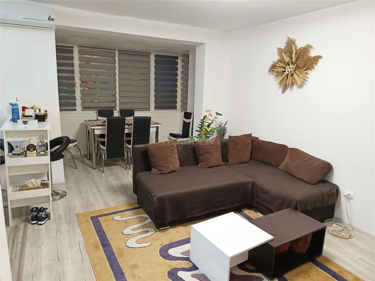 Apartament 2 camere in zona centrala Moldova Noua, langa piata - foto 3
