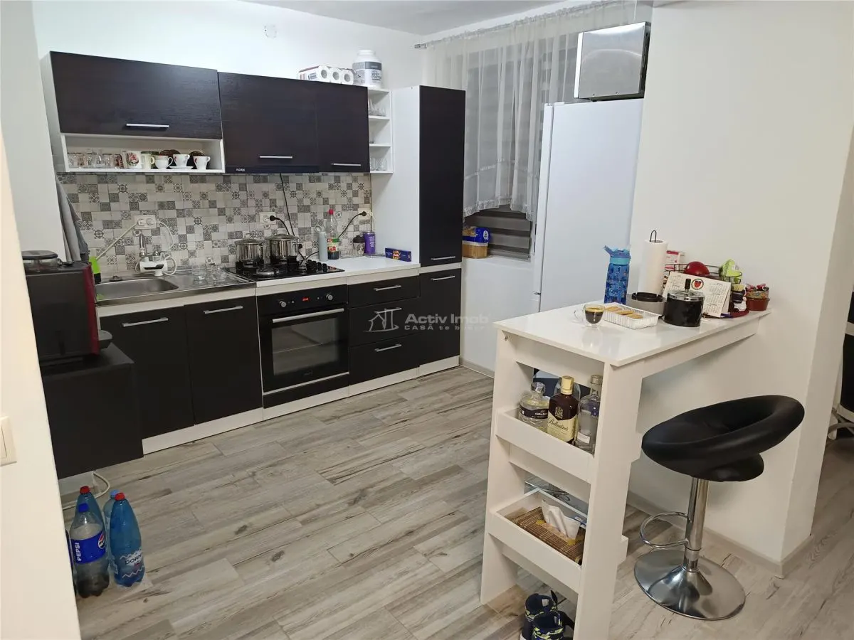 Apartament 2 camere in zona centrala Moldova Noua, langa piata - foto 4