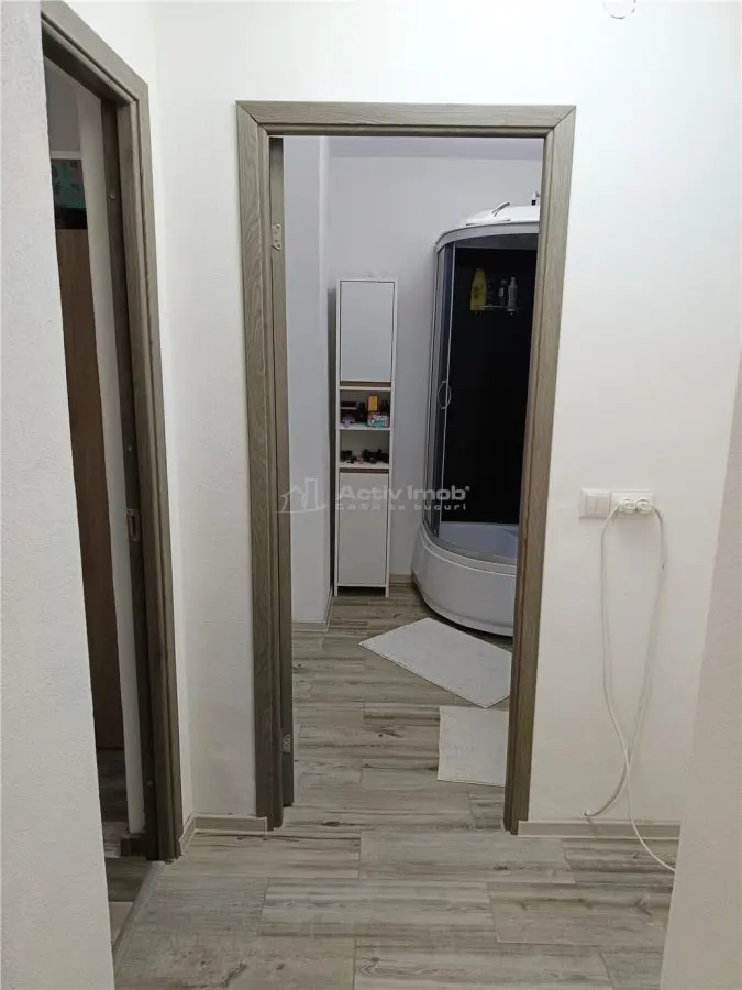 Apartament 2 camere in zona centrala Moldova Noua, langa piata - foto 7