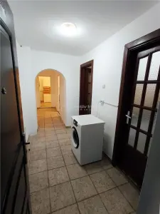 Apartament 2 camere ultracentral in Moldova Noua - foto 2