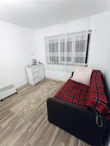 Apartament 2 camere ultracentral in Moldova Noua - foto 3