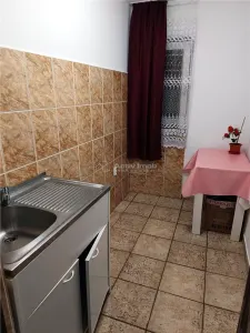 Apartament 2 camere ultracentral in Moldova Noua - foto 6