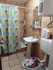 Apartament 2 camere ultracentral in Moldova Noua - foto 8