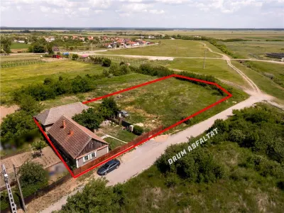 RECO Casa de vanzare cu 3014 mp teren si dublu front stradal ,Gepiu - foto 2