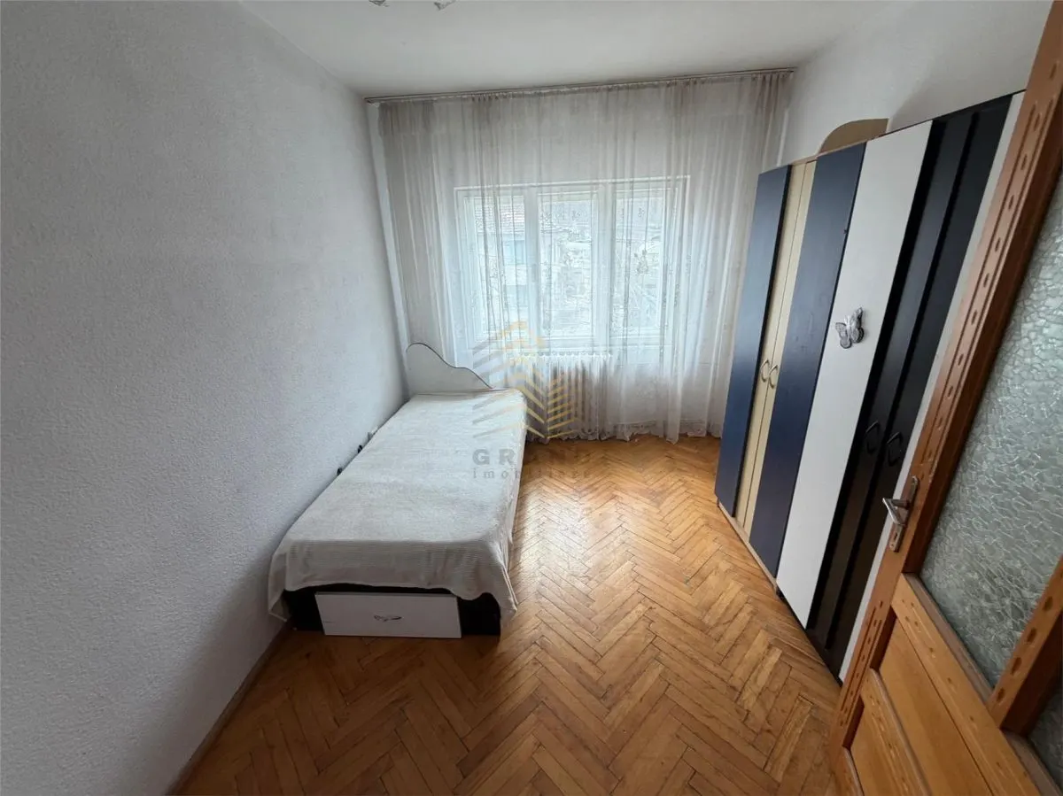 APARTAMENT 3 CAMERE | DECOMADAT | ETAJ 2 | ZONA LINISTITA - foto 2
