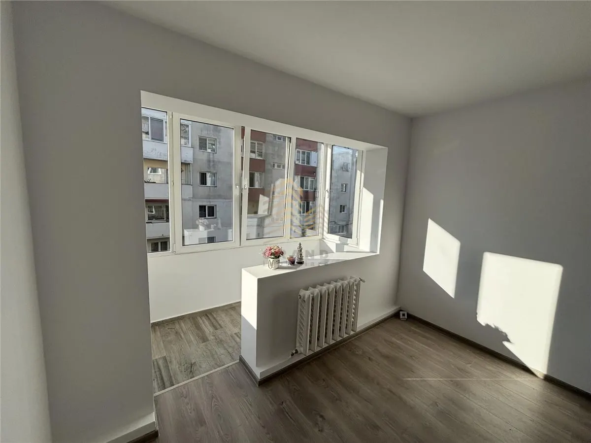Apartament de vanzare - foto 2