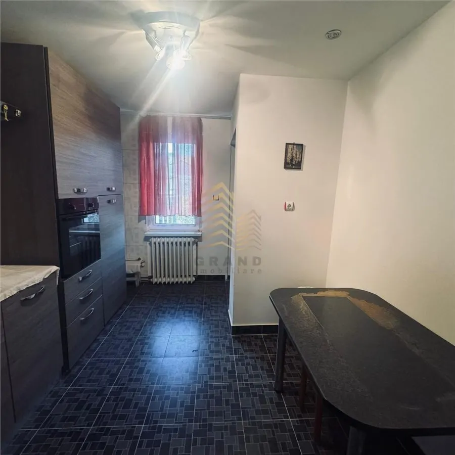 Apartament 3 camere decomandat de vanzare - foto 2