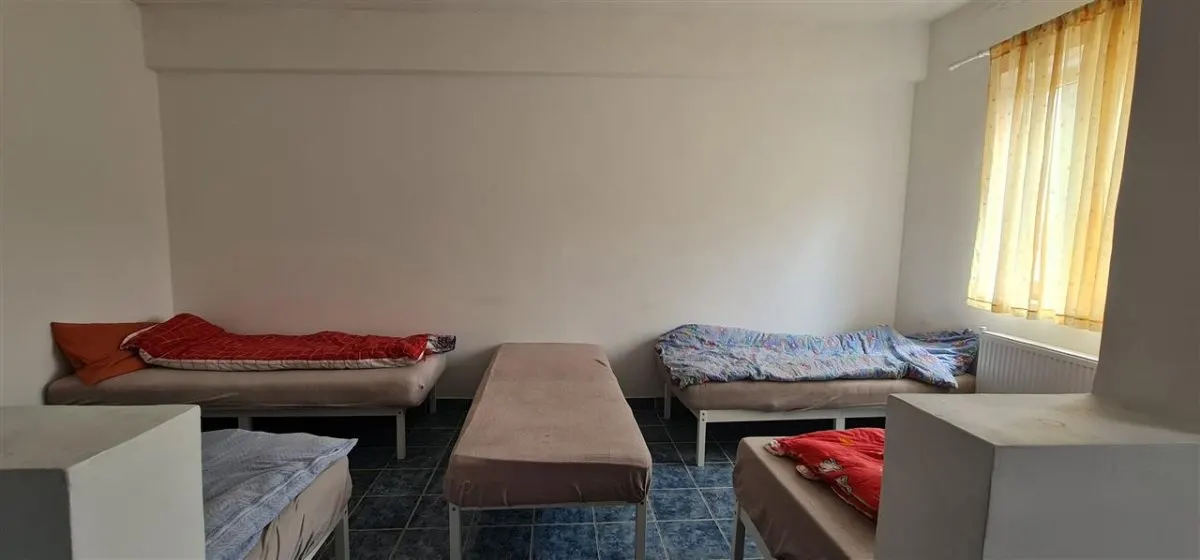 Cazare muncitori garsoniere/apartamente la curte in Vladimirescu - foto 13