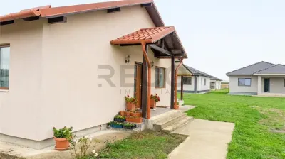 RECO Proprietate cu 2 case in Osorhei intr-o zona cu case noi. - foto 14