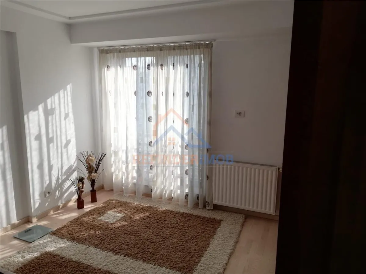Apartament de vanzare cu 3 camere, zona Decebal - foto 7