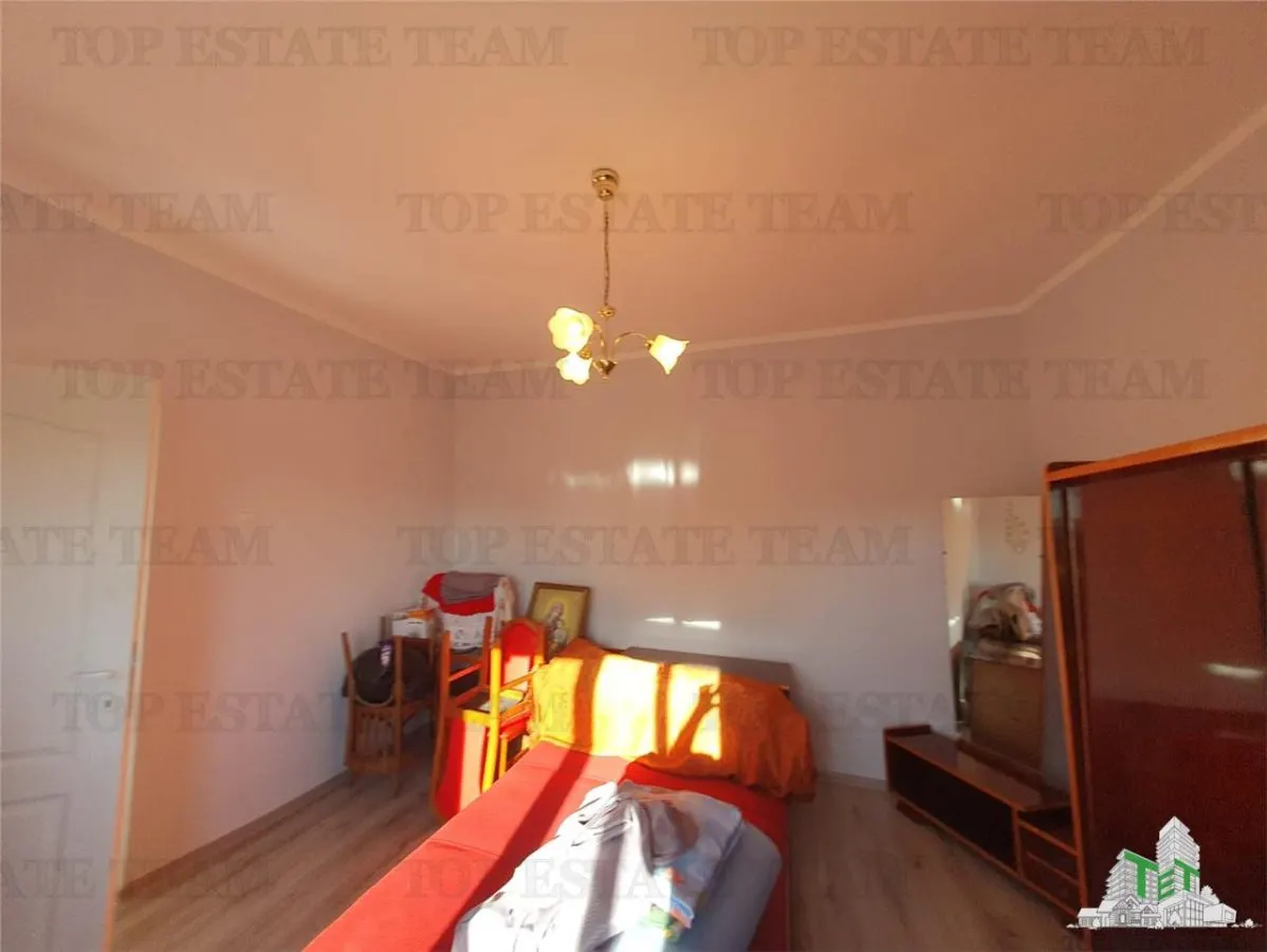 Colt de rai la tara doua case renovate cu baie, livada si vita de vie - foto 4