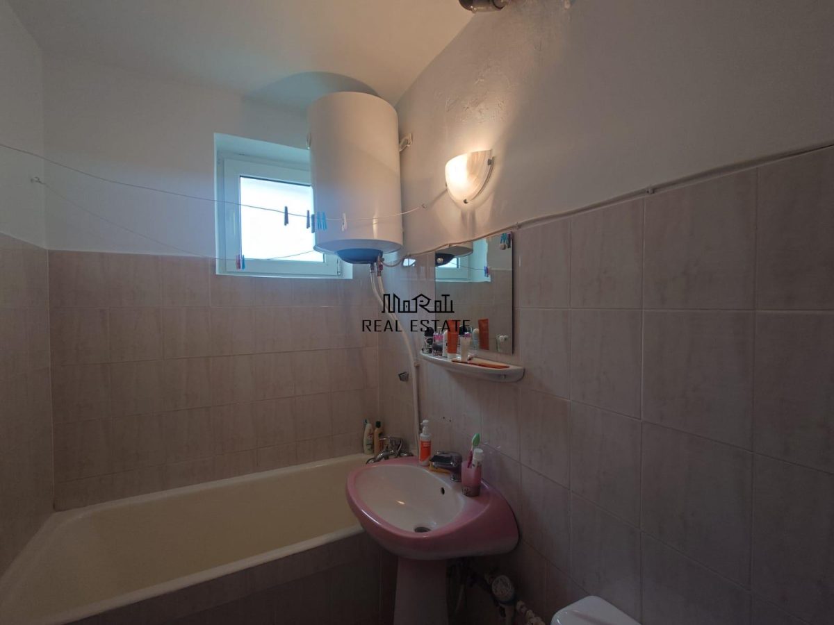 Apartament 3 camere Brad - foto 17