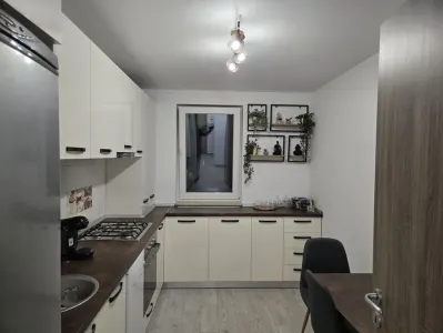 Apartament 2 camere, vedere deschisa,  Urban Coresi, Tracorul - foto 2