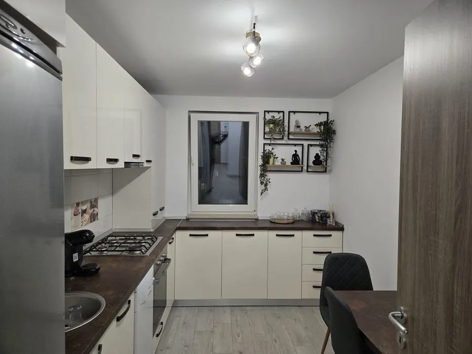 Apartament 2 camere, vedere deschisa,  Urban Coresi, Tracorul - foto 2