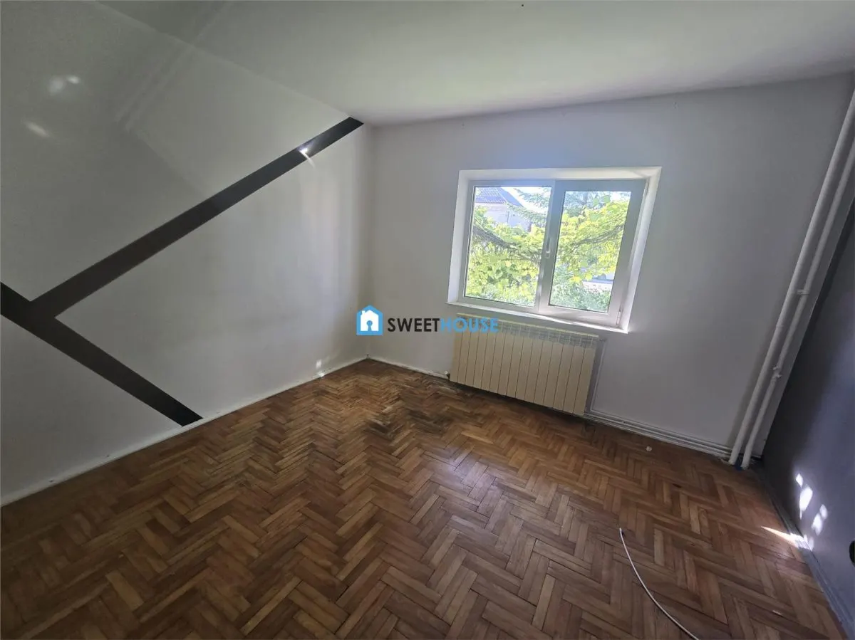 Apartament cu trei camere zona centrala Fagaras - foto 7