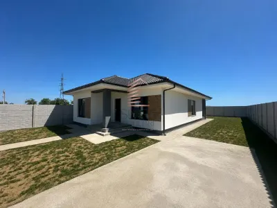 casa Santandrei cu panouri fotovoltaice, cu teren 550 mp - Santandrei