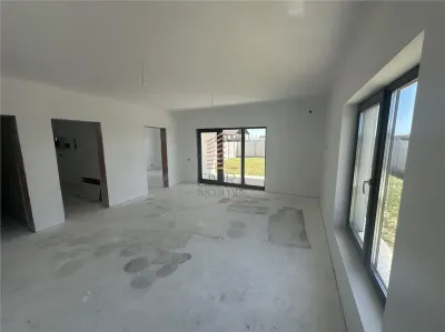 casa Santandrei cu panouri fotovoltaice, cu teren 550 mp - foto 3