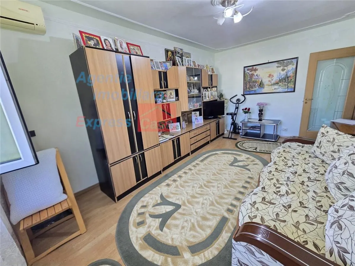 Apartament 2 camere, Galata (statie de autobuz la 100m) - foto 3