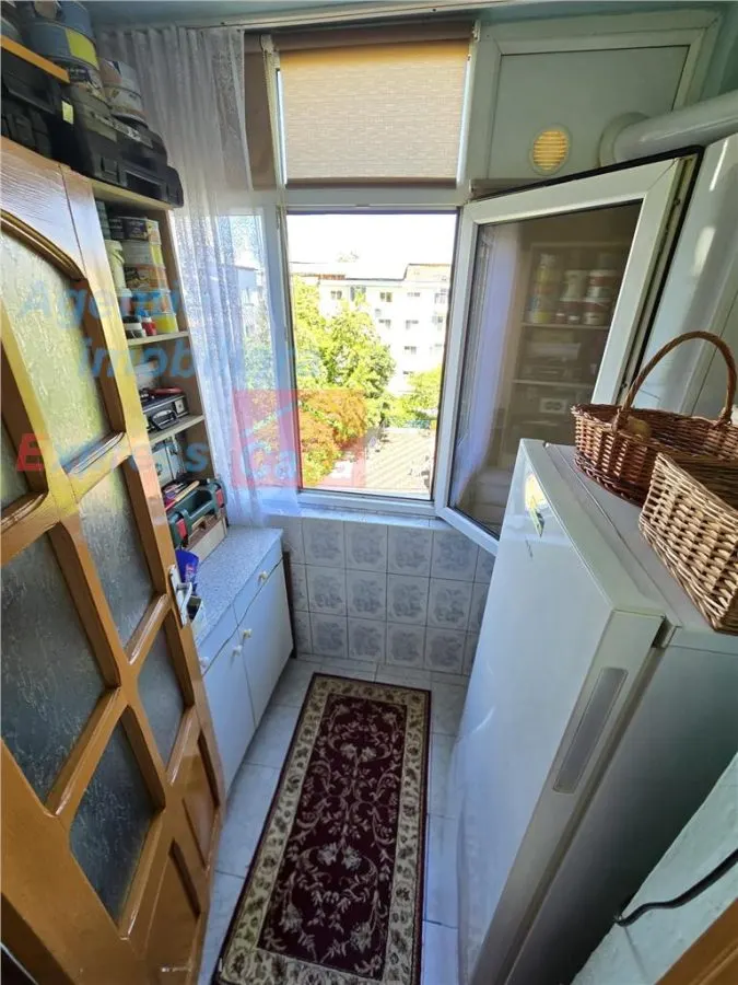 Apartament 2 camere, Galata (statie de autobuz la 100m) - foto 10