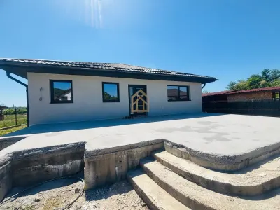 Casă nouă, finisată complet, cu teren generos de 1.200 mp  Tăuții Măgherăuș - Tautii-Magheraus