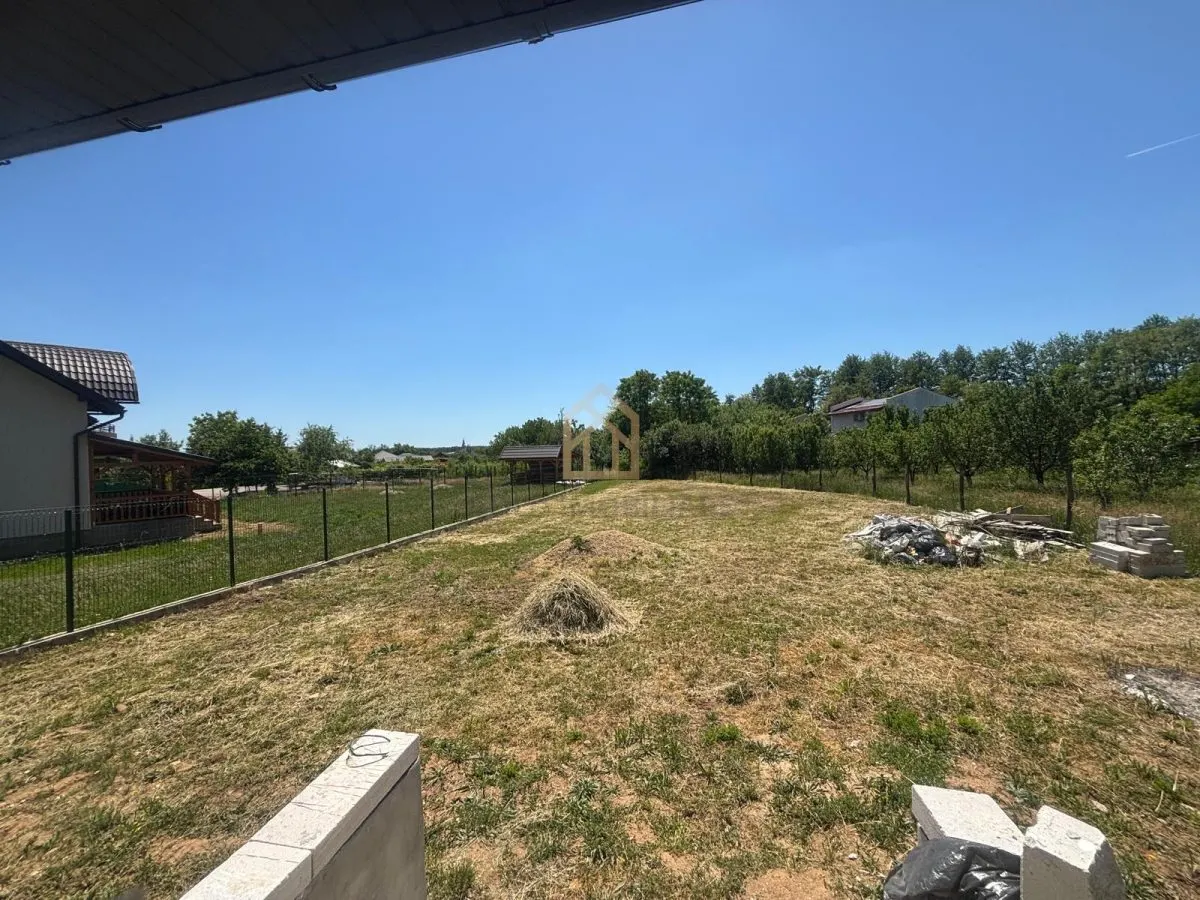 Casă nouă, finisată complet, cu teren generos de 1.200 mp  Tăuții Măgherăuș - foto 13
