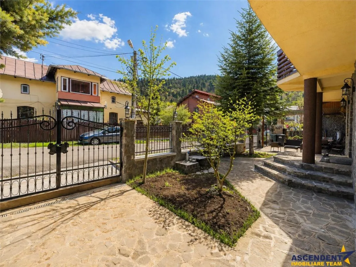 Pensiune boutique in Busteni, Central, cu restaurant, bar, terase, caracter autentic - foto 18