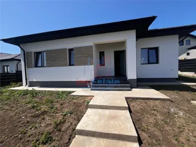 Casa Superba 4 camere cu 2 bai beci terasa Valea Adanca - Iasi