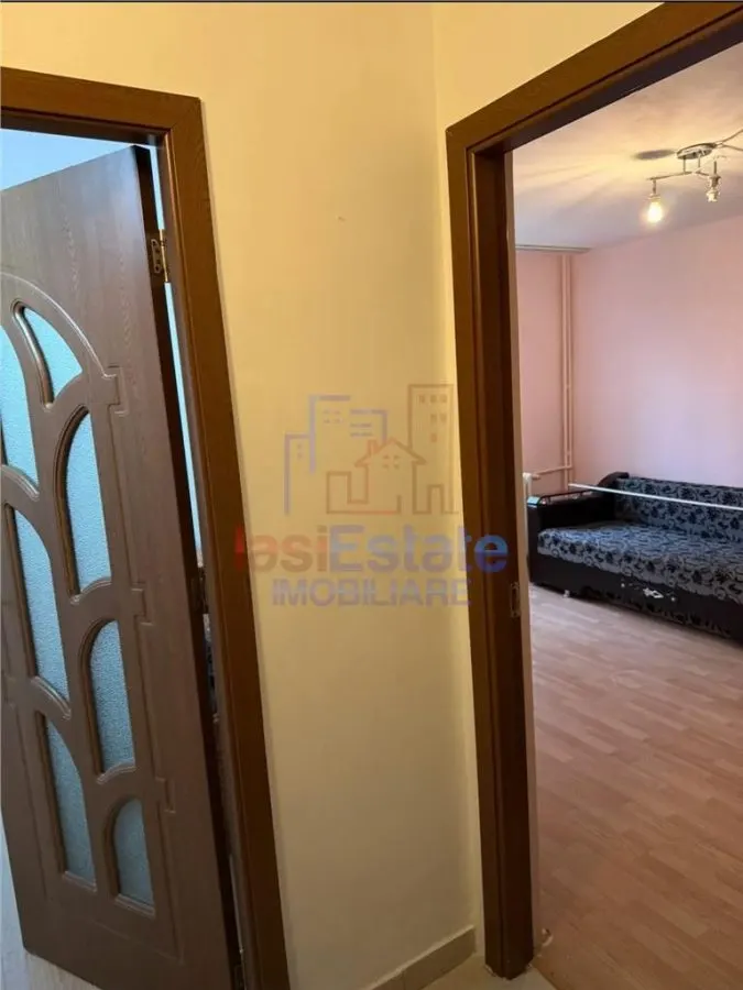 Ap 2 camere Podu Roș, apropiere Palas - foto 1