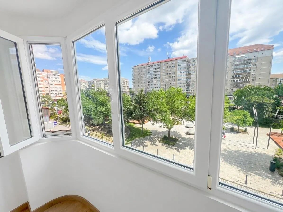 RECO, apartament decomandat,4 camere, bloc cu lift, Nufarul - foto 18