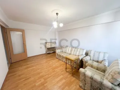 RECO, apartament decomandat,4 camere, bloc cu lift, Nufarul - foto 9