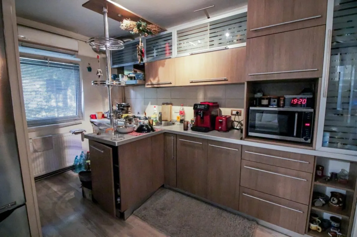 Inchiriere apartament  4  camere zona 9 Mai - foto 9