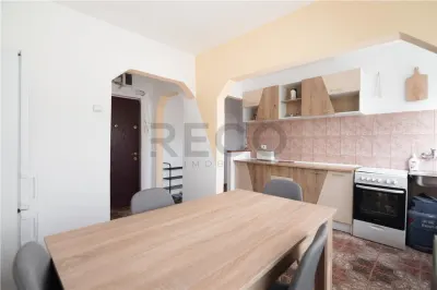 RECO Apartament 2 camere decomandat Rogerius etajul 3 - foto 2