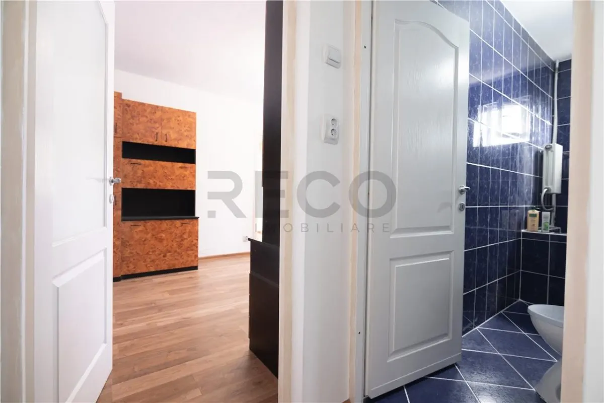 RECO Apartament 2 camere decomandat Rogerius etajul 3 - foto 13