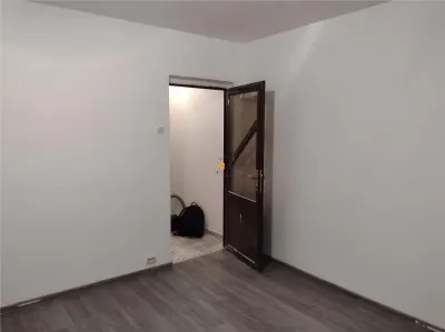 Apartament 2 camere zona Vest - foto 4