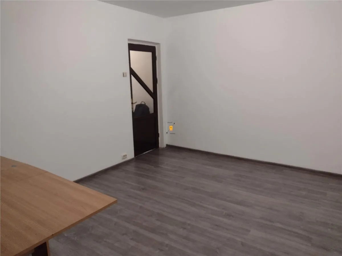 Apartament 2 camere zona Vest - foto 9