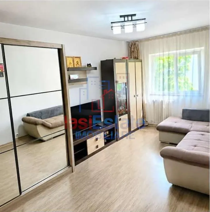 Apartament cu 2 camere decomandat Dacia - foto 1