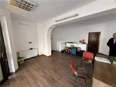 Spatiu ultra central de inchiriat - foto 3