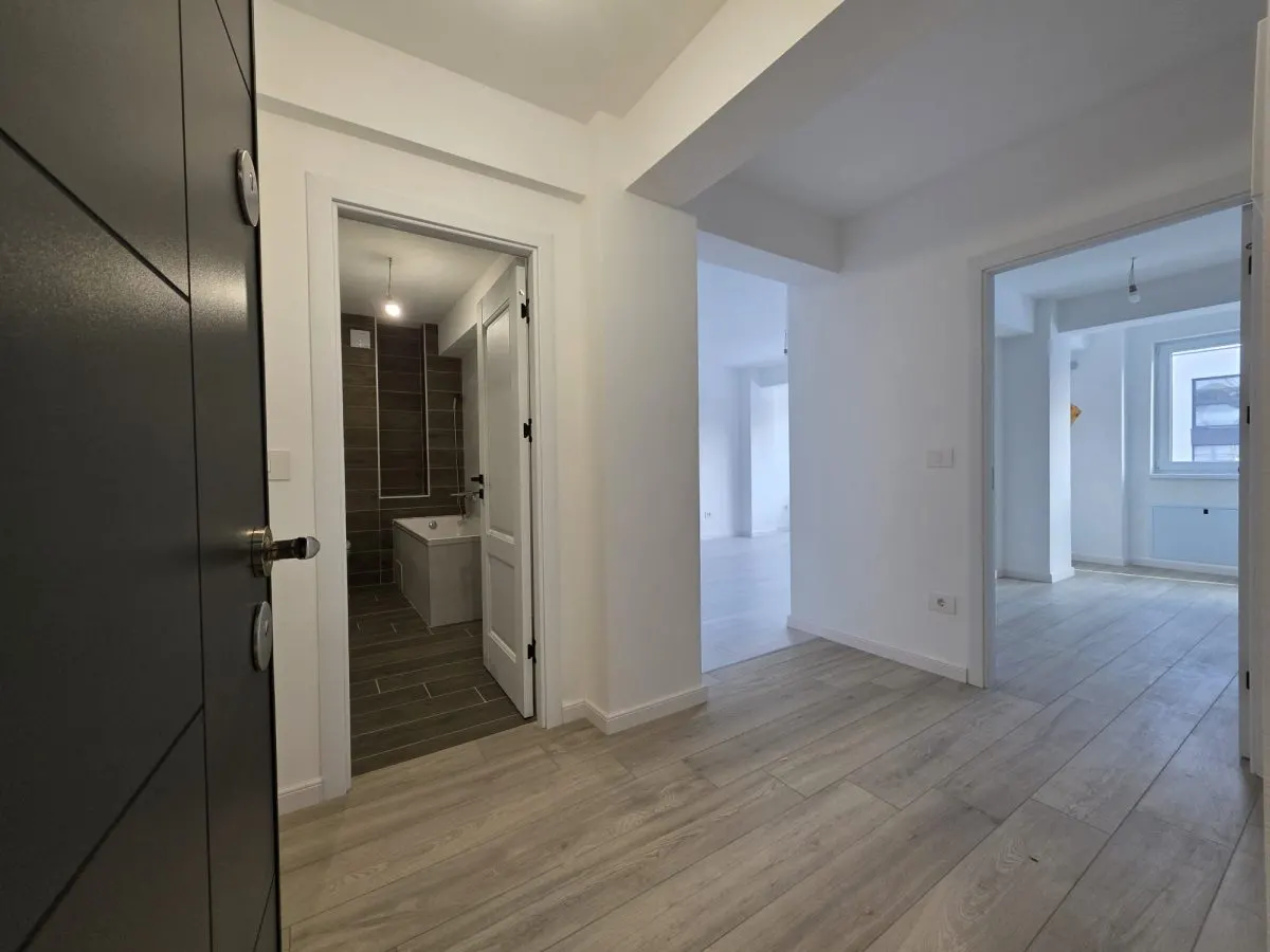 Apartament 2 camere - Etaj 1, balcon închis - Str. Soarelui, Păcurari - foto 1