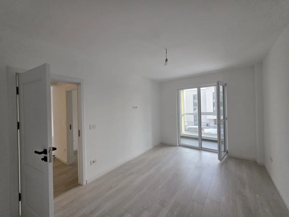 Apartament 2 camere - Etaj 1, balcon închis - Str. Soarelui, Păcurari - foto 4