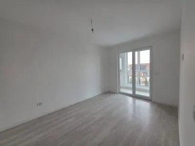 Apartament 2 camere - Etaj 1, balcon închis - Str. Soarelui, Păcurari - foto 5