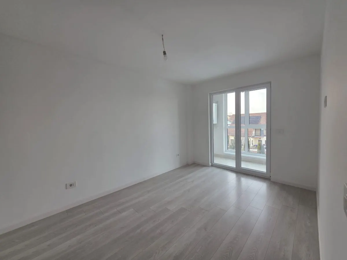 Apartament 2 camere - Etaj 1, balcon închis - Str. Soarelui, Păcurari - foto 5
