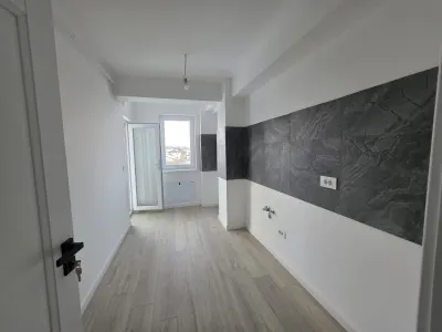 Apartament 2 camere - Etaj 1, balcon închis - Str. Soarelui, Păcurari - foto 6