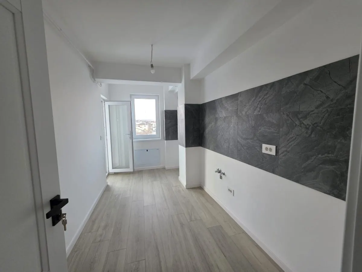 Apartament 2 camere - Etaj 1, balcon închis - Str. Soarelui, Păcurari - foto 6