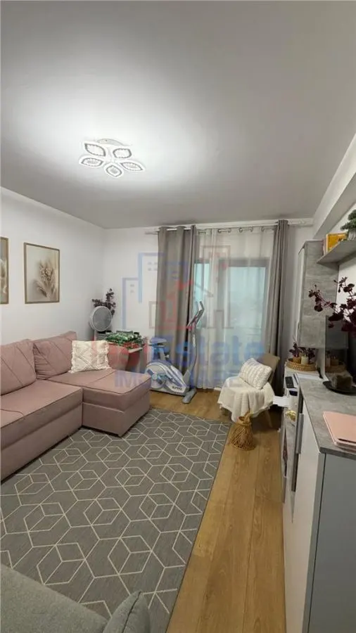 Apartament cu 2 camere Decomandat cu Parcare zona Cug - foto 2
