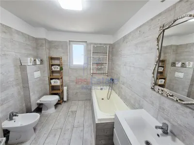 Apartament cu 3 camere utilat/mobilat cu parcare - foto 11
