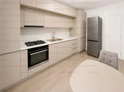 Apartament cu 3 camere, decomandat - zona Tractorul - foto 2