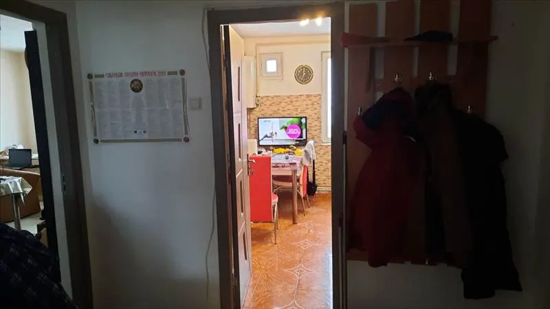 Vanzare apartament 4 camere etaj intermediar decomandat Noua , Brasov - foto 3