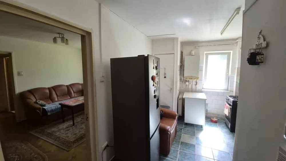 Apartament 2 camere Centru Civic,parter,loc  parcare 95000 Euro - foto 3