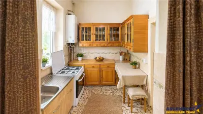 Casa cu spatiu comercial, 1.000mp teren anexe, areal Central, Reghin - foto 2